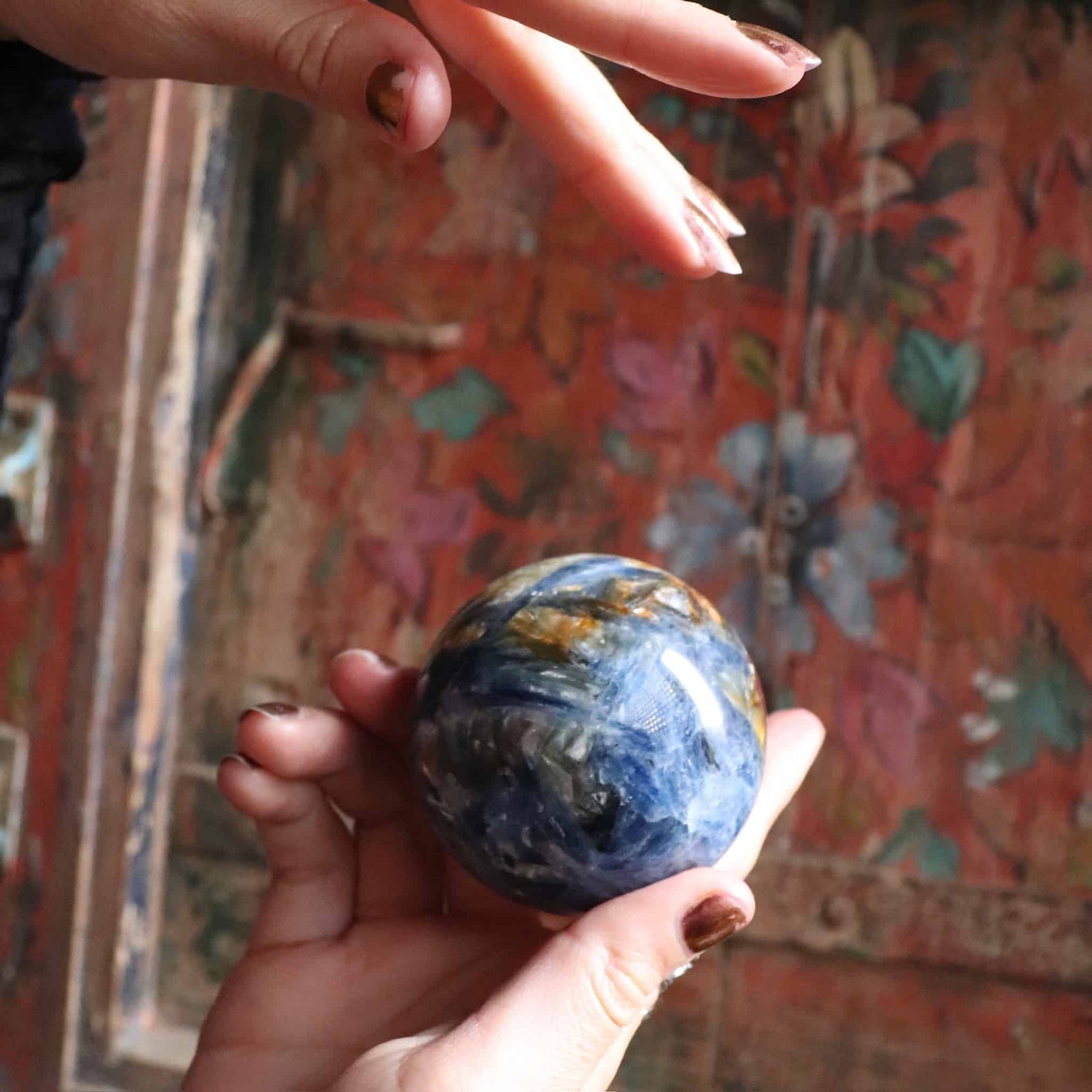 High-vibration Kyanite sphere for chakra balancing and communication