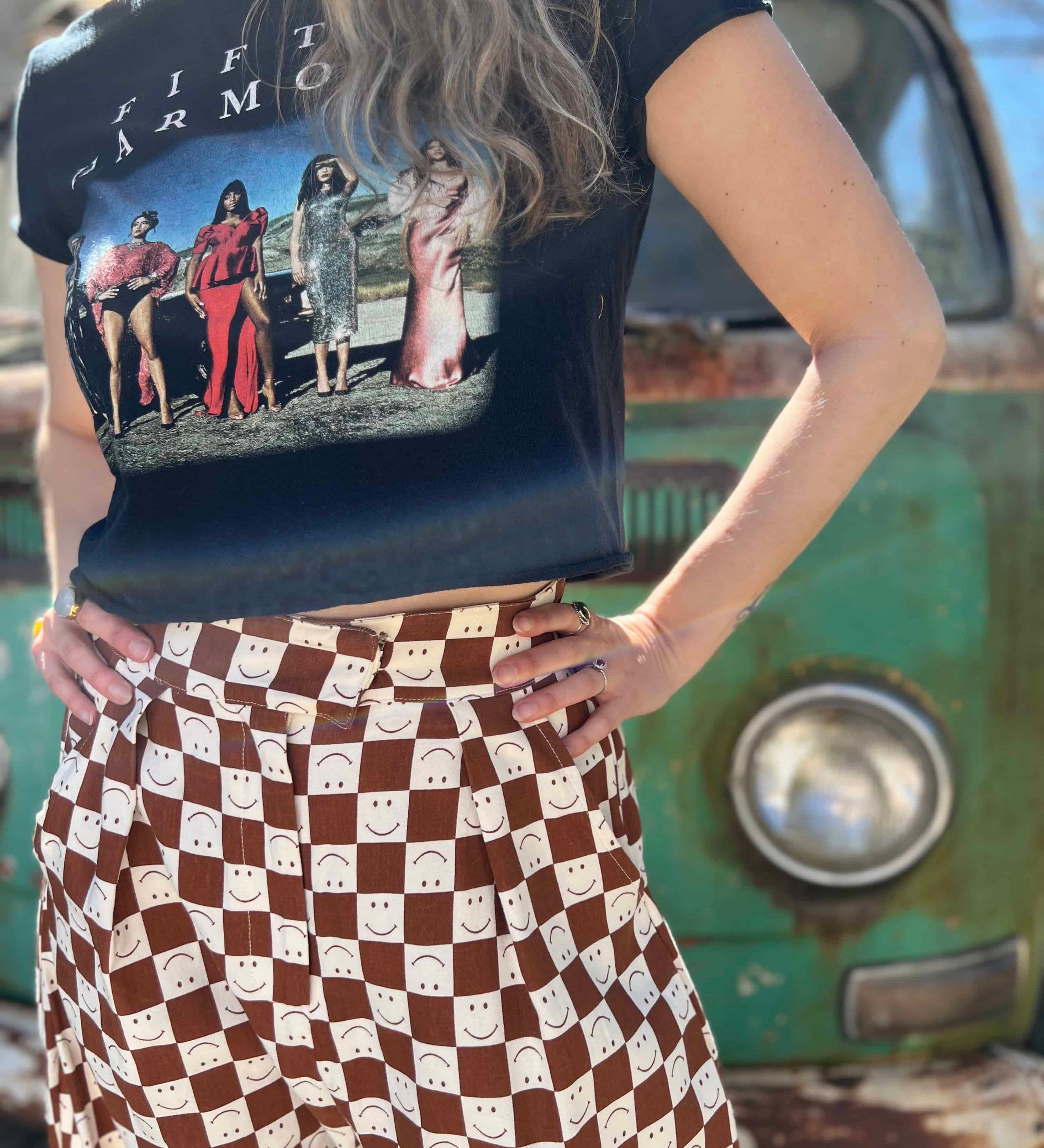 Smile Pattern Checkered Barrel Pants