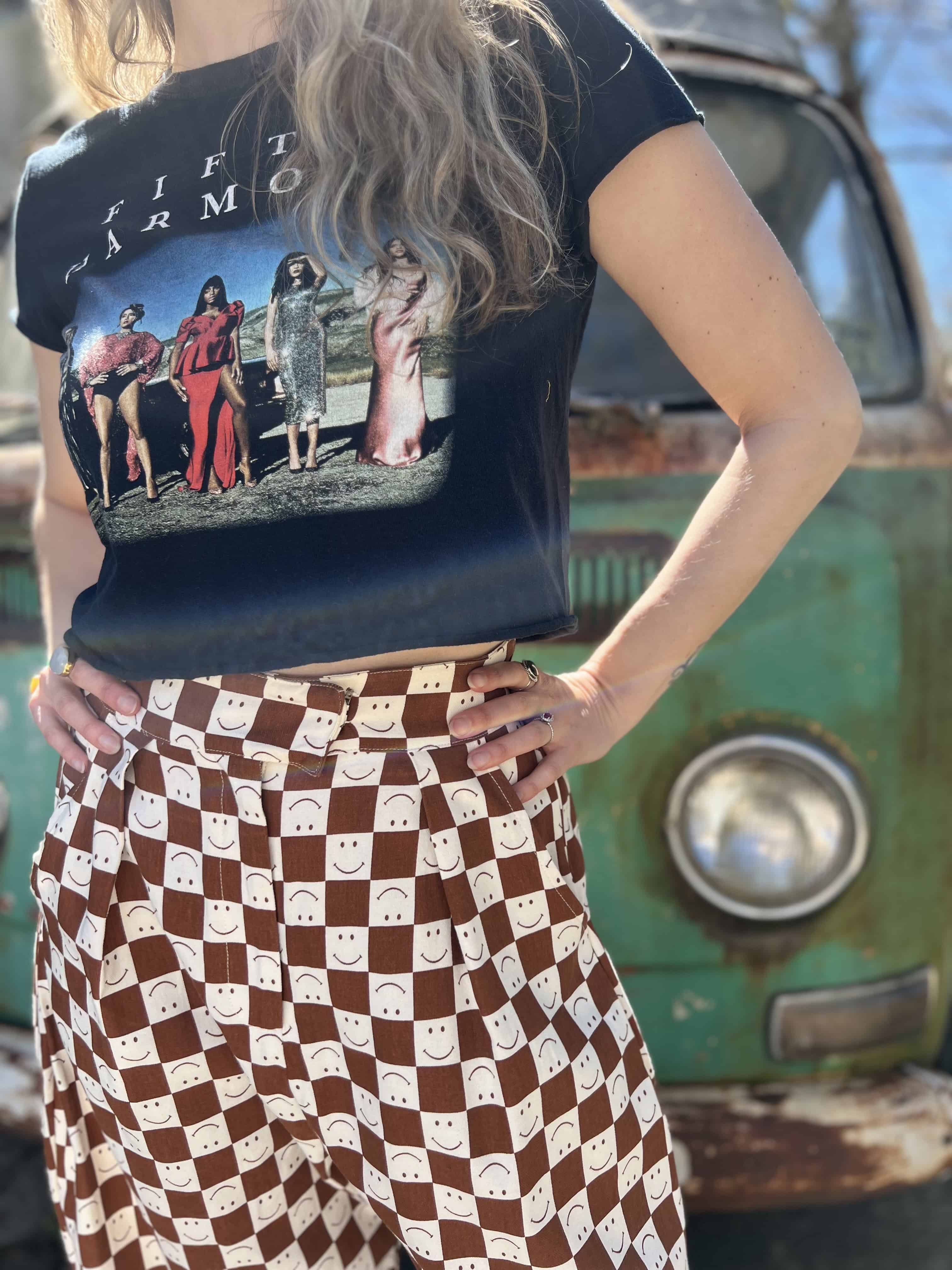 Smile Pattern Checkered Barrel Pants