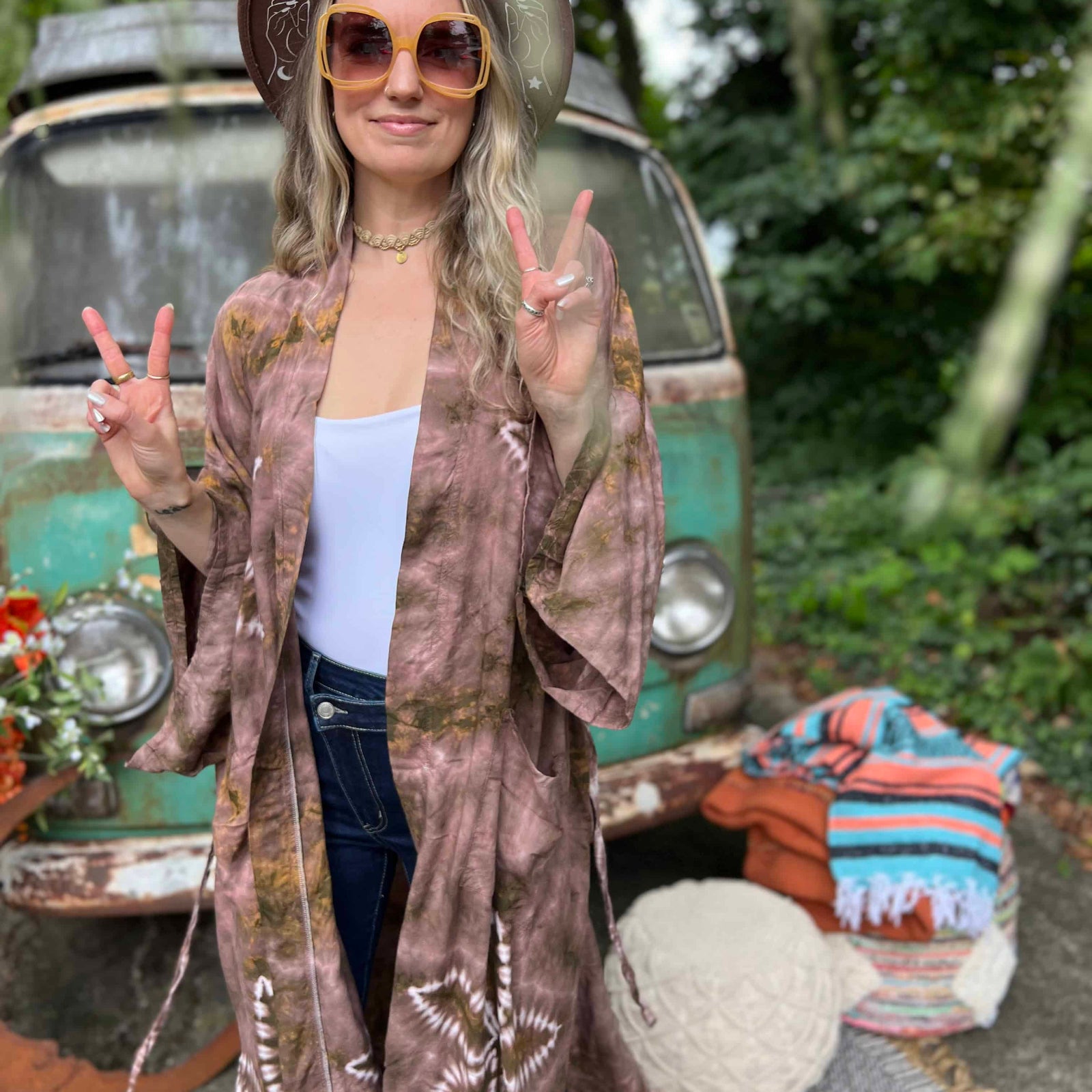 Wide sleeve detail on mauve hippie bohemian kimono