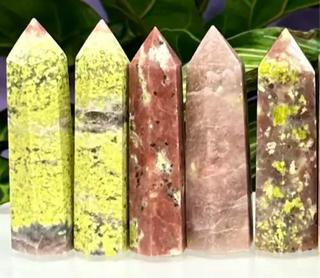 Red Aventurine Serpentine Obelisk Tower Point