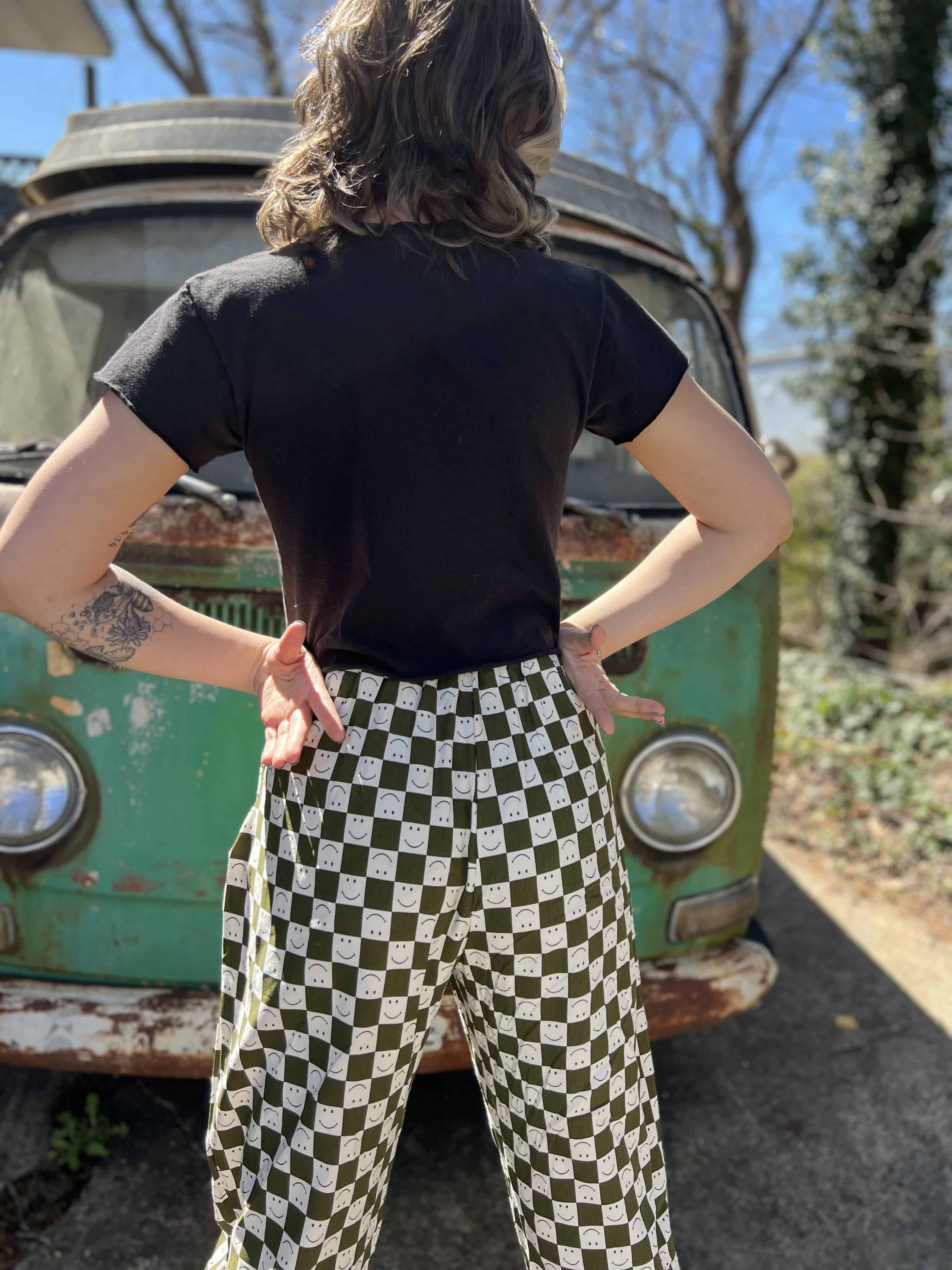 Smile Pattern Checkered Barrel Pants