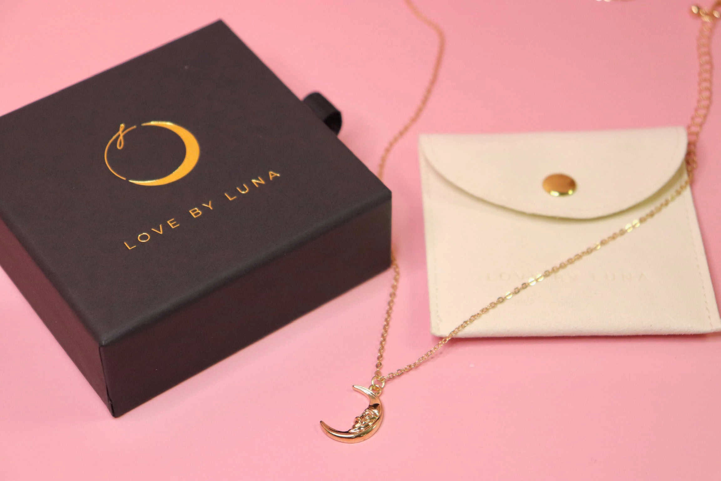 Vintage Crescent Moon Face Gold Pendant Necklace