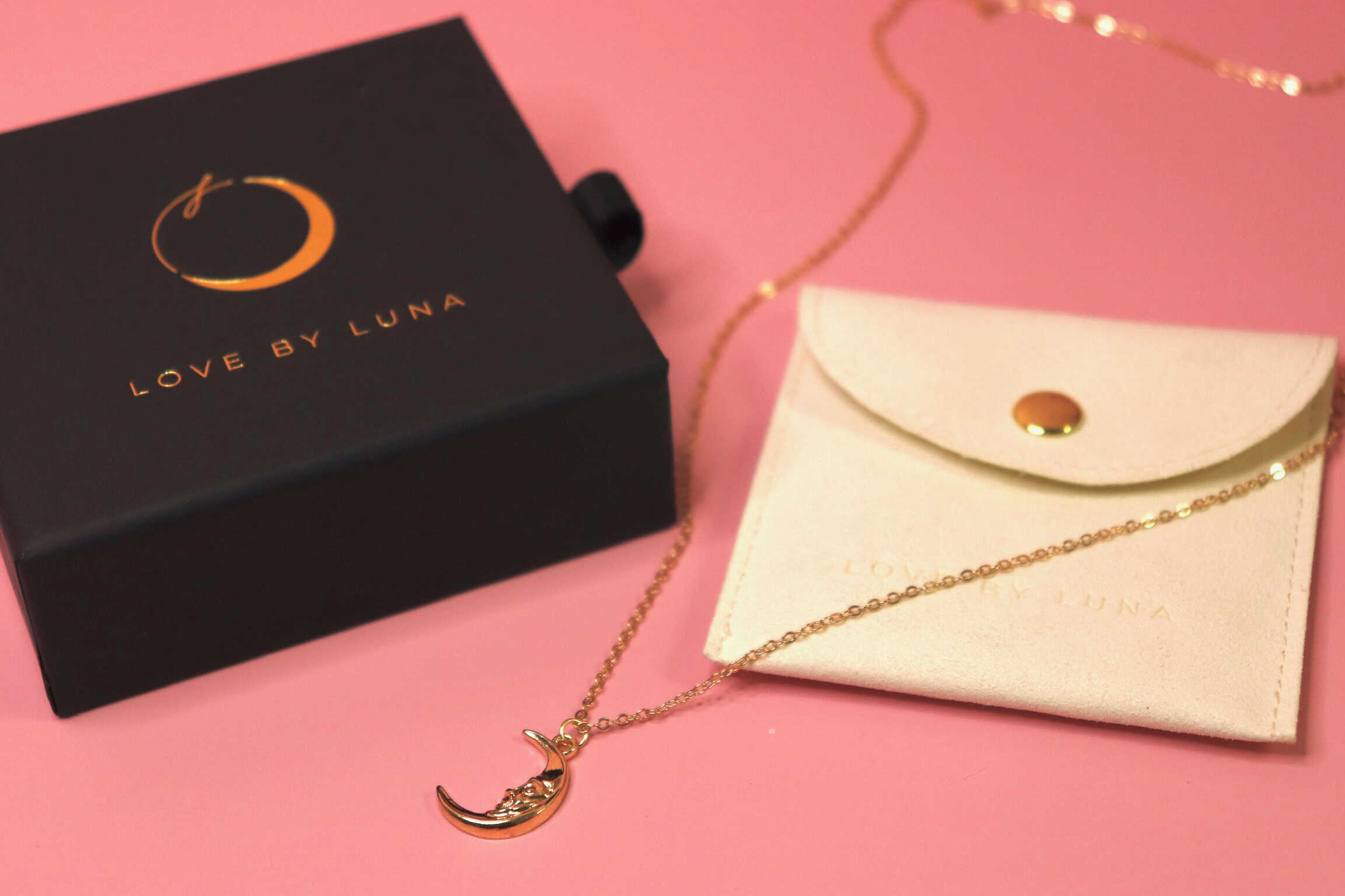 Vintage Crescent Moon Face Gold Pendant Necklace