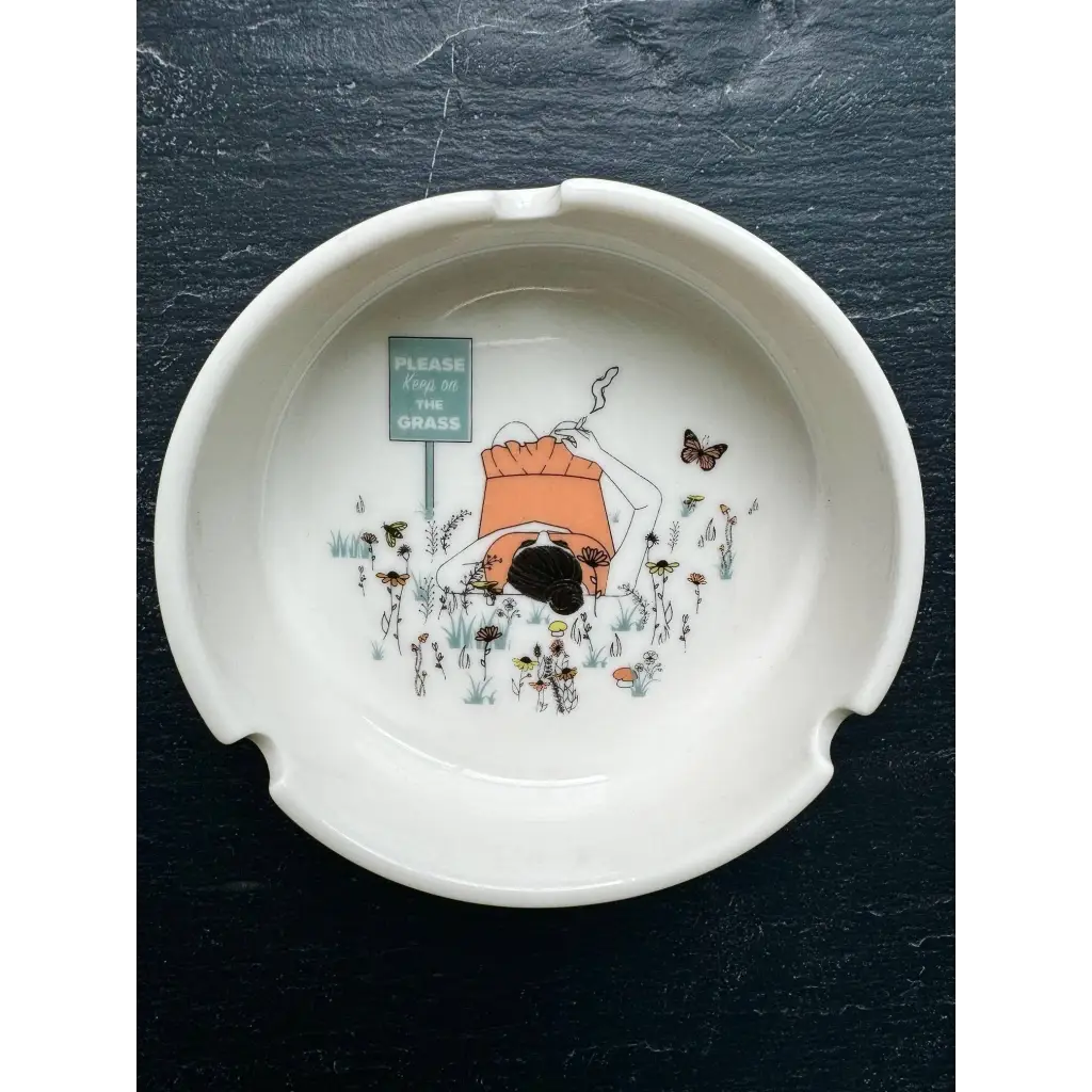 Porcelain Ashtray - Please Keep On The Grass
